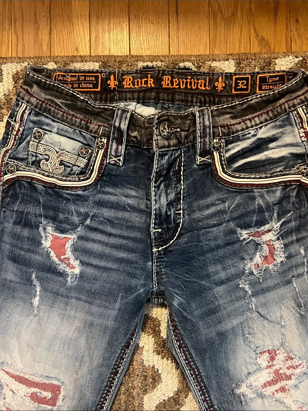 Rock Revival men’s Straight Leg Distressed Blue Jeans with Red Underlay - Picture 2 of 4